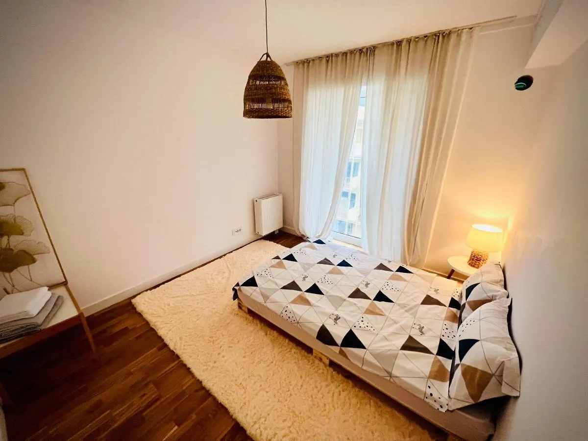 Exquisite - Two Bedroom Apartment Bucharest