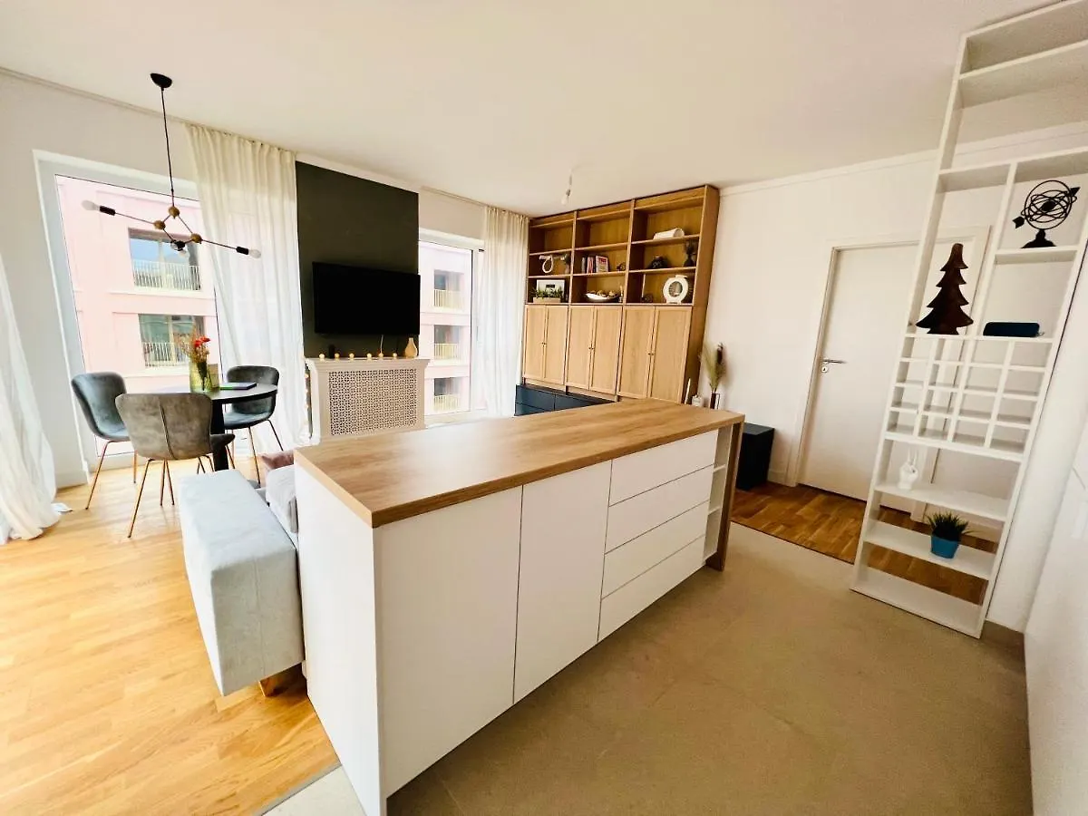 Exquisite - Two Bedroom Apartment Bucharest