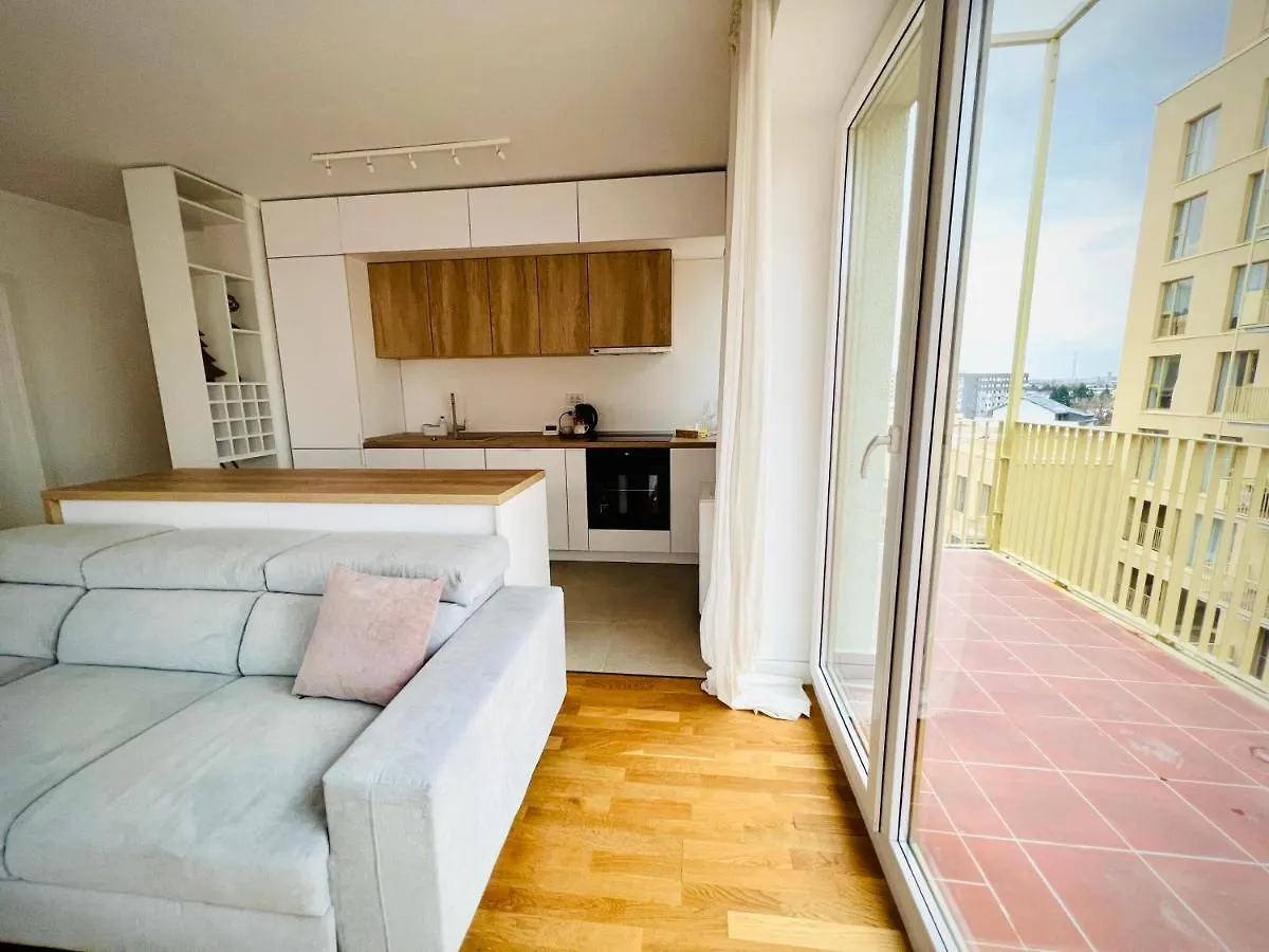 Exquisite - Two Bedroom Apartment Bucharest
