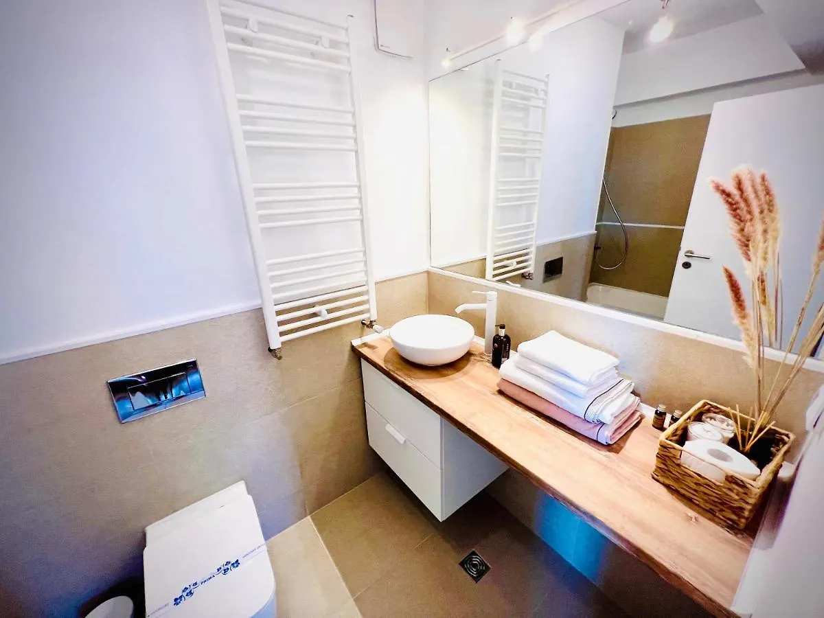 Exquisite - Two Bedroom Apartment Bucharest 0*,