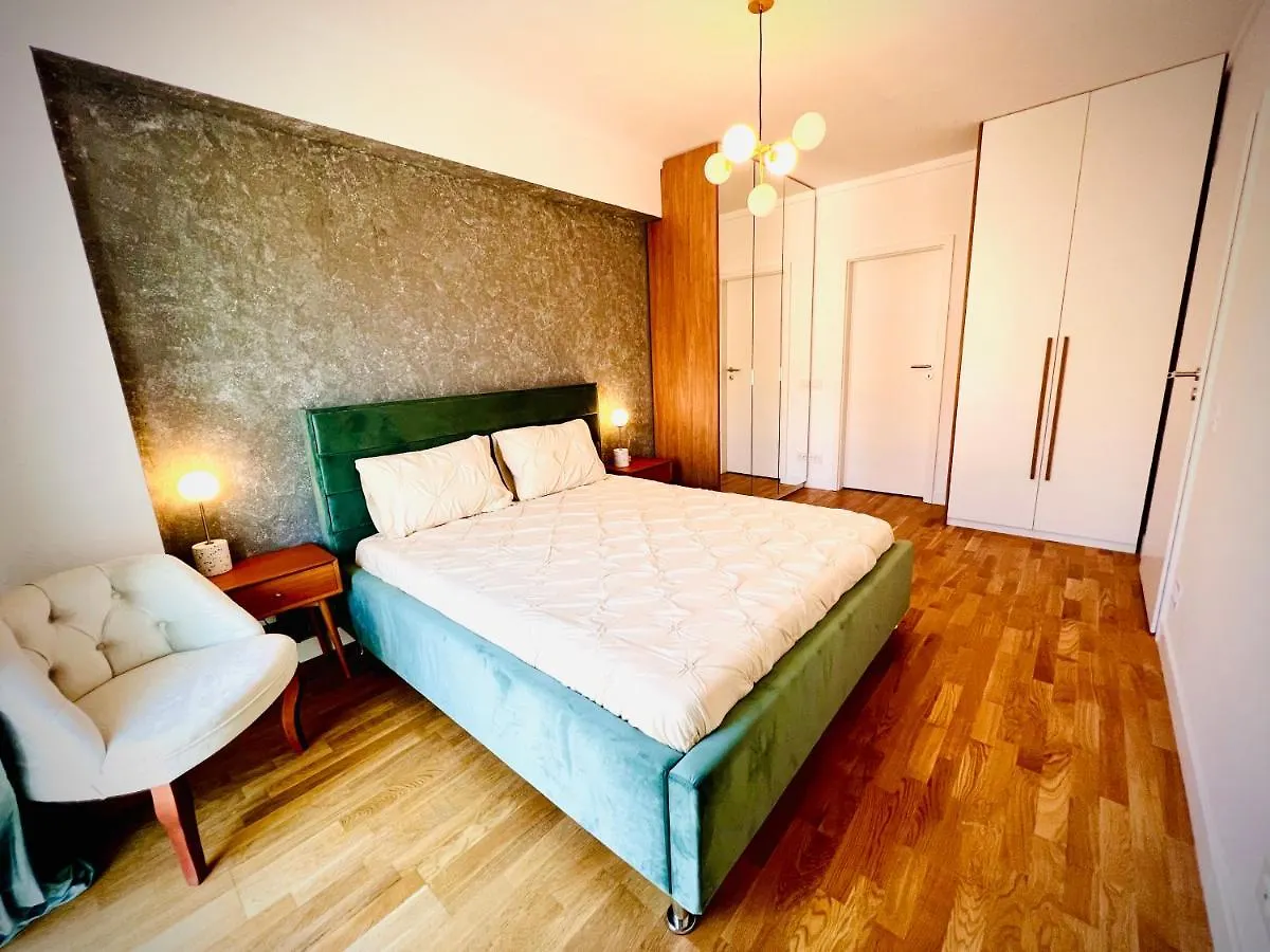 Exquisite - Two Bedroom Apartment Bucharest